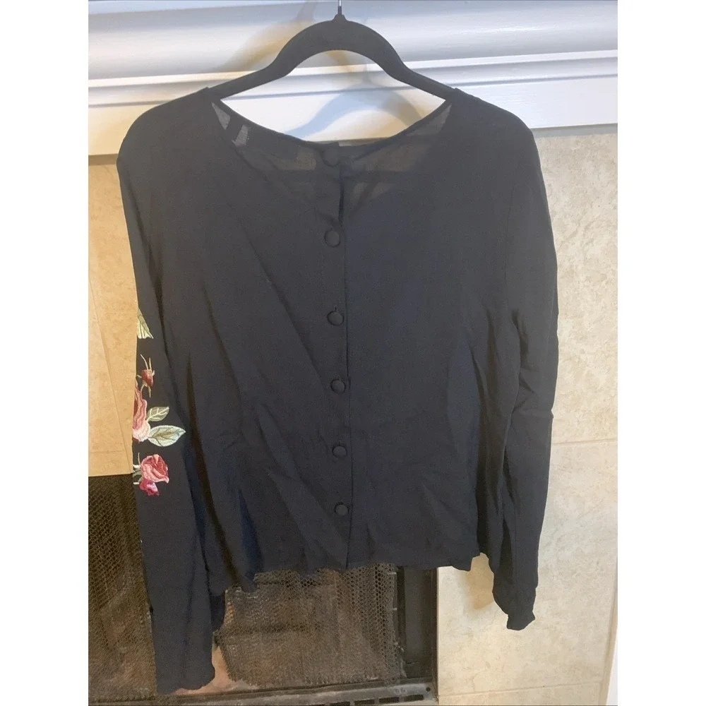 Neiman Marcus Women's Black Floral Roses Long Sleeve Blouse Size M